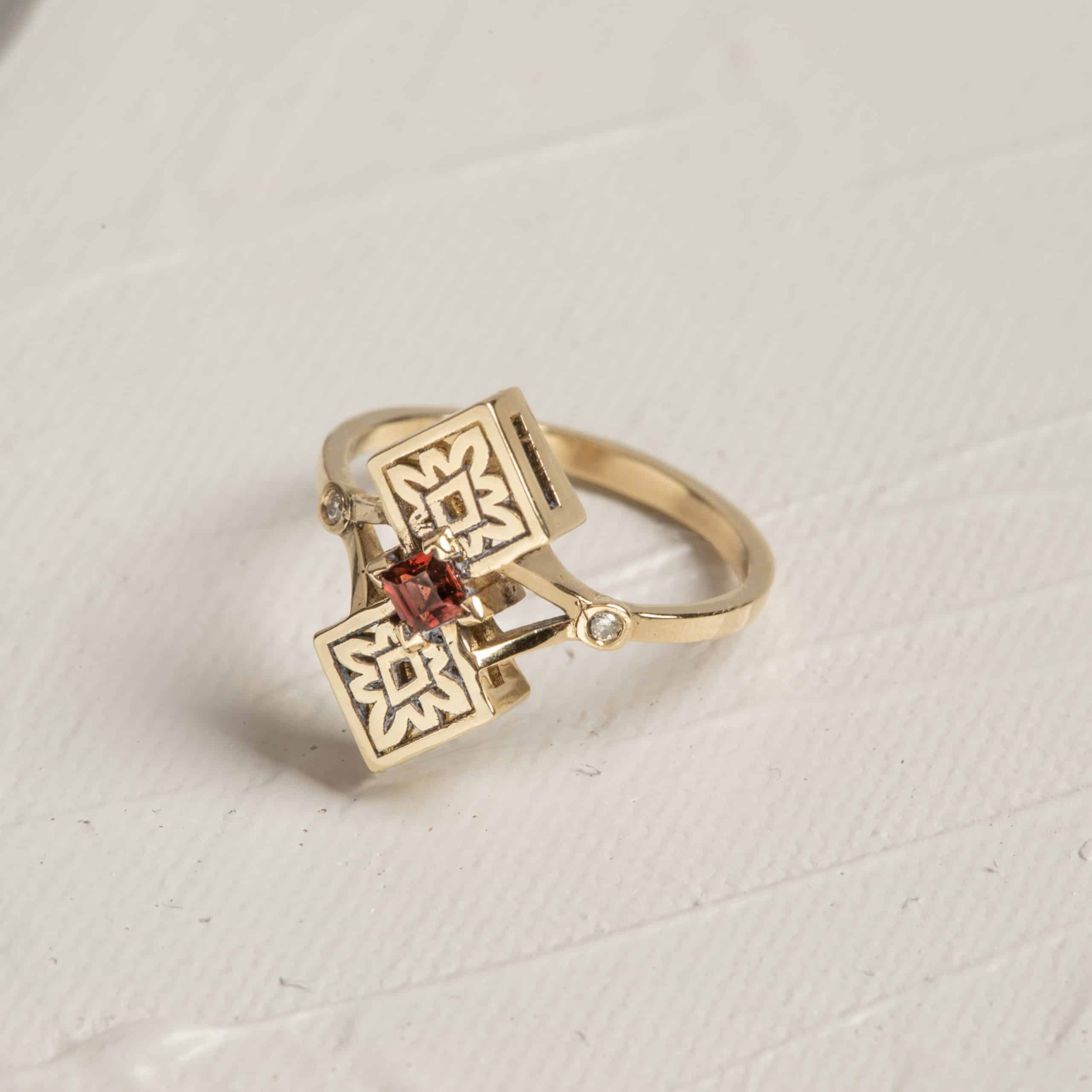 טבעת כרמי גרנט טבעת זהב 14 קראט משובצת גרנט - וינטג׳ בעבודת יד