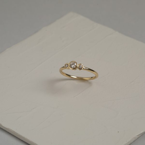 טבעת שני יהלומים טבעת זהב 14 קראט משובצת יהלומים בעבודת יד
